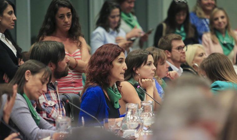Fuerte cruce de Novaresio con una diputada del PRO — Aborto Fuerte cruce de Novaresio con una diputada del PRO — Aborto
