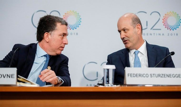 Macri con el equipo económico: