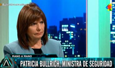 Patricia Bullrich: "Hay que darles la oportunidad a los militares de que se inserten en la democracia argentina"