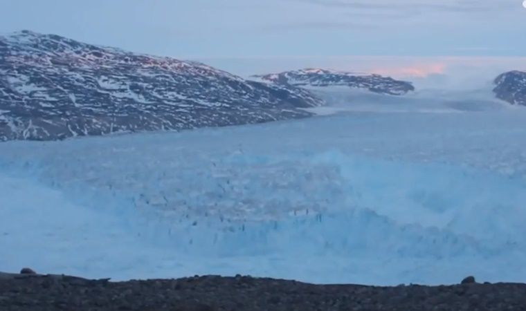 Iceberg gigante podría sepultar a un pueblo entero