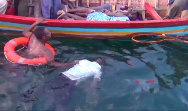 Al menos 44 muertos en el naufragio de un ferri en un lago de Tanzania