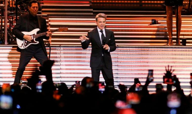 Espectacular Primer Show De Luis Miguel En El Movistar Arena