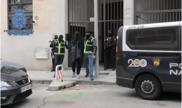 Detienen a 5 yihadistas en España que integraban una red de apoyo a Daésh en 3 continentes