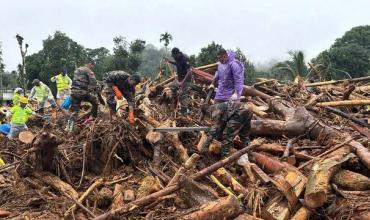 Aumenta a 300 el número de muertos por múltiples tamaños de tierra en India