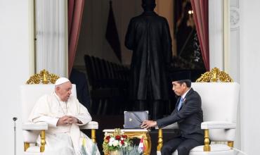 El Papa visitó el Palacio Presidencial en Indonesia y pronunció su primer discurso