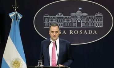 Adorni anunció que recortaron 1500 empleados de Aerolíneas Argentinas