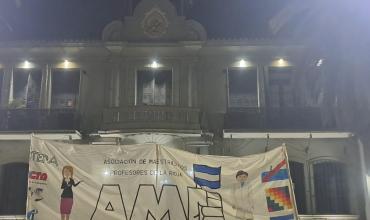 Marcha multitudinaria de docentes en la capital y en el interior 