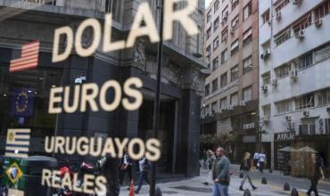 El dólar blue bajó $50 en la semana y se vendió a menos de $1200 por primera vez desde fines de mayo