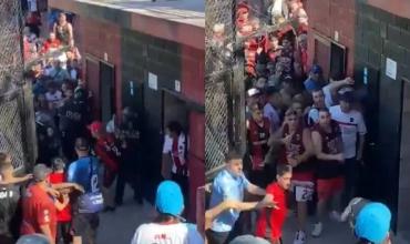 Defensores de Belgrano sufrió una dura sanción por una batalla campal entre su barra brava y la Policía