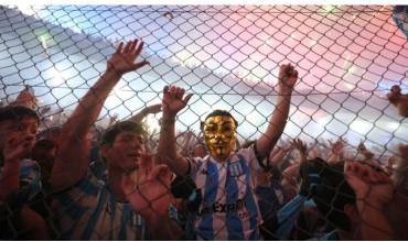 A puertas cerradas: la durísima sanción al estadio de Racing tras la pirotecnia ante Corinthians