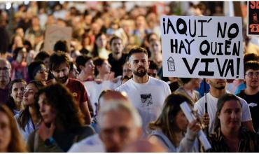 Miles de personas salieron a la calles para pedir la dimisión del presidente de la Comunidad Valenciana