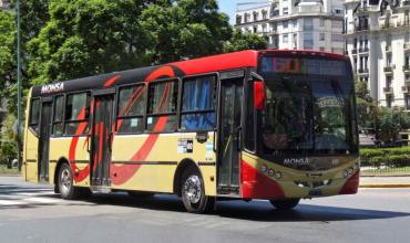 Empresas de colectivos exponen brecha de costos y piden aumentar el boleto para poder pagar el aguinaldo