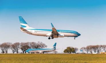 El Gobierno le sacó otro privilegio a Aerolíneas Argentinas y profundiza los "cielos abiertos"