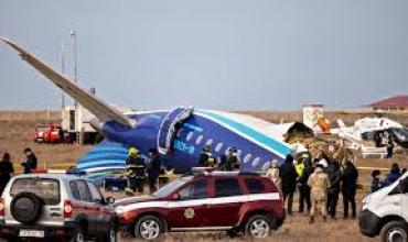 Azerbaiyán declara luto nacional por tragedia aérea que dejó 38 muertos