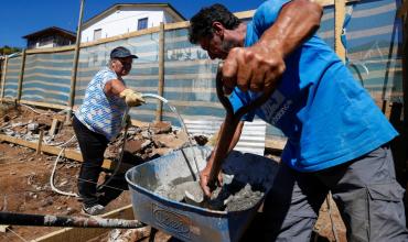 Casi cuatro de cada diez trabajadores no están registrados y habitan un hogar pobre, según un informe de la UBA