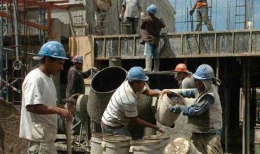 Casi el 40% de los trabajadores no están registrados y viven en hogares pobres, según informe de la UBA