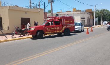 Accidente en motocicleta deja a una mujer herida