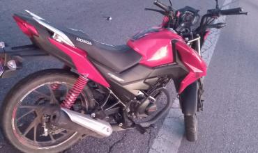 Colisión entre motocicleta y bicicleta en Ruta 38 deja dos heridos