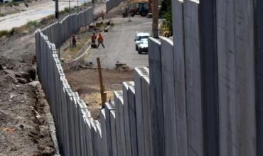 A lo Salta: la universidad nacional que construye un muro para separarse de los barrios aledaños