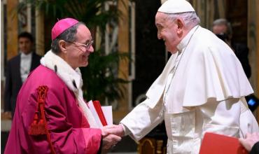 El papa Francisco pidió simplificar los procesos de nulidad matrimonial y “discernir los casos con caridad”