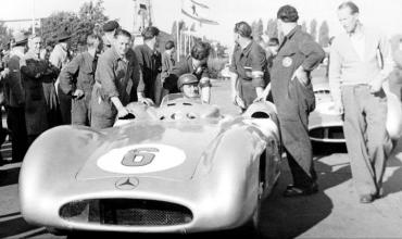 Récord absoluto: un auto de Fangio se convirtió en el más caro en la historia de la Fórmula 1