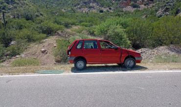 Hombre de 78 años volcó en Ruta 75 tras sufrir una descompensación