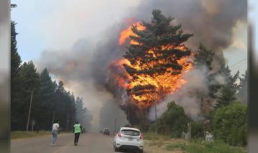 Se refuerzan los operativos para combatir incendios en Epuyén, Atilio Viglione y El Pedregoso