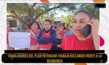 Trabajadoras del Plan “Potenciar Trabajo” reclaman en la residencia oficial por cesantías