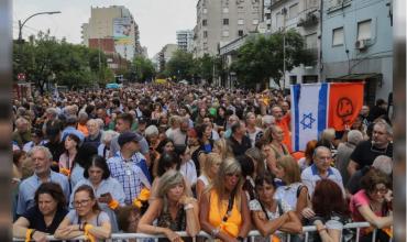 Multitudinario acto de la comunidad judía en medio del duelo por la familia Bibas