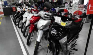 La venta de motos 0km creció 29% interanual en febrero, pero terminó por debajo del registro de enero