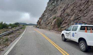 Derrumbe en la Cuesta de Huaco: ruta habilitada con precaución