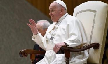 El papa Francisco muestra signos de mejoría tras cuatro semanas de hospitalización