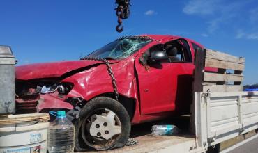 Comisario de Milagro volcó su auto, se negó al control de alcoholemia y fue sancionado