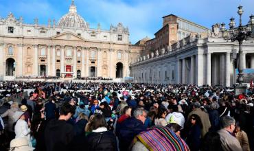 Más de 30 mil personas vivieron la primera reunión del cónclave