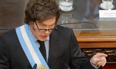 La oposición busca limitar los ataques de Javier Milei a periodistas mediante un proyecto