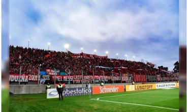 Fuertes Incidentes entre hinchas de Newell´s y la Policía previo al partido por Copa Argentina
