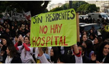 Crece el conflicto por los sueldos del Hospital Garrahan y el Gobierno replica: “Los ñoquis se van”