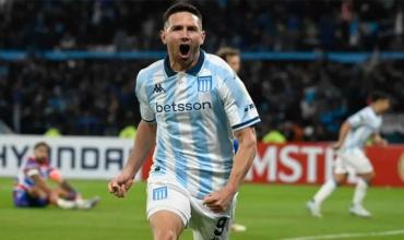 Racing le ganó a Fortaleza sobre el final y se aseguró el primer puesto del grupo