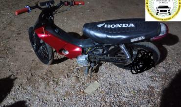 Secuestran motocicleta por irregularidades en motor y patente