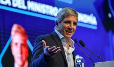 Luis Caputo le quitó importancia al déficit en la cuenta corriente: "Es hasta sano para la economía"
