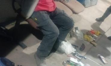 Un hombre fue detenido tras acosar a una policía en la vía pública