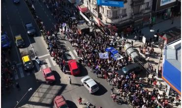 Lo que dejó la agresión a Milei en las calles de Lomas: insultos entre militantes, pocos policías y una segunda vuelta que no llegó