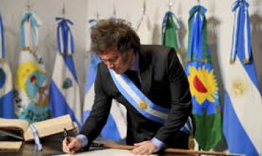 Javier Milei ya firmó el DECRETO y se arma un fin de semana largo el 12 de octubre