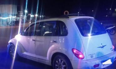 Capital: motociclista impacta contra un auto y el conductor del vehículo da alcoholemia positiva