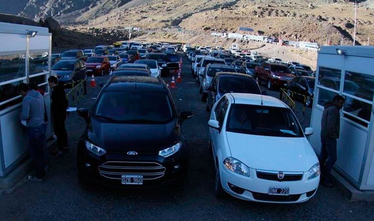 Chile: solo con tarjetas, tres millones de argentinos gastaron US$ 800 millones