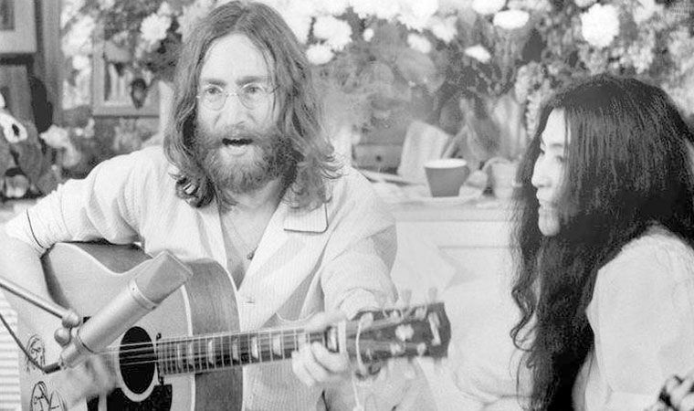 Reconocen a Yoko Ono como coautora de