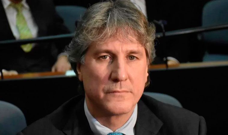 Piden juicio para ex vicepresidente argentino por administración fraudulenta