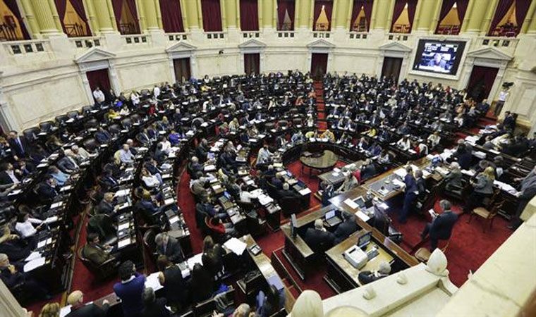 Diputados dan media sanción a un proyecto que reestablece los feriados puente Diputados dan media sanción a un proyecto que reestablece los feriados puente