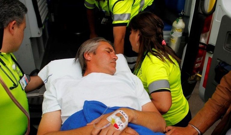 Senador Rossi sufre ataque con arma blanca durante actividad de campaña Senador Rossi sufre ataque con arma blanca durante actividad de campaña