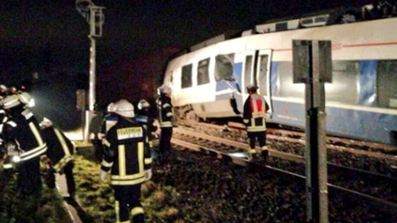 Choque de trenes en Alemania: al menos 50 heridos